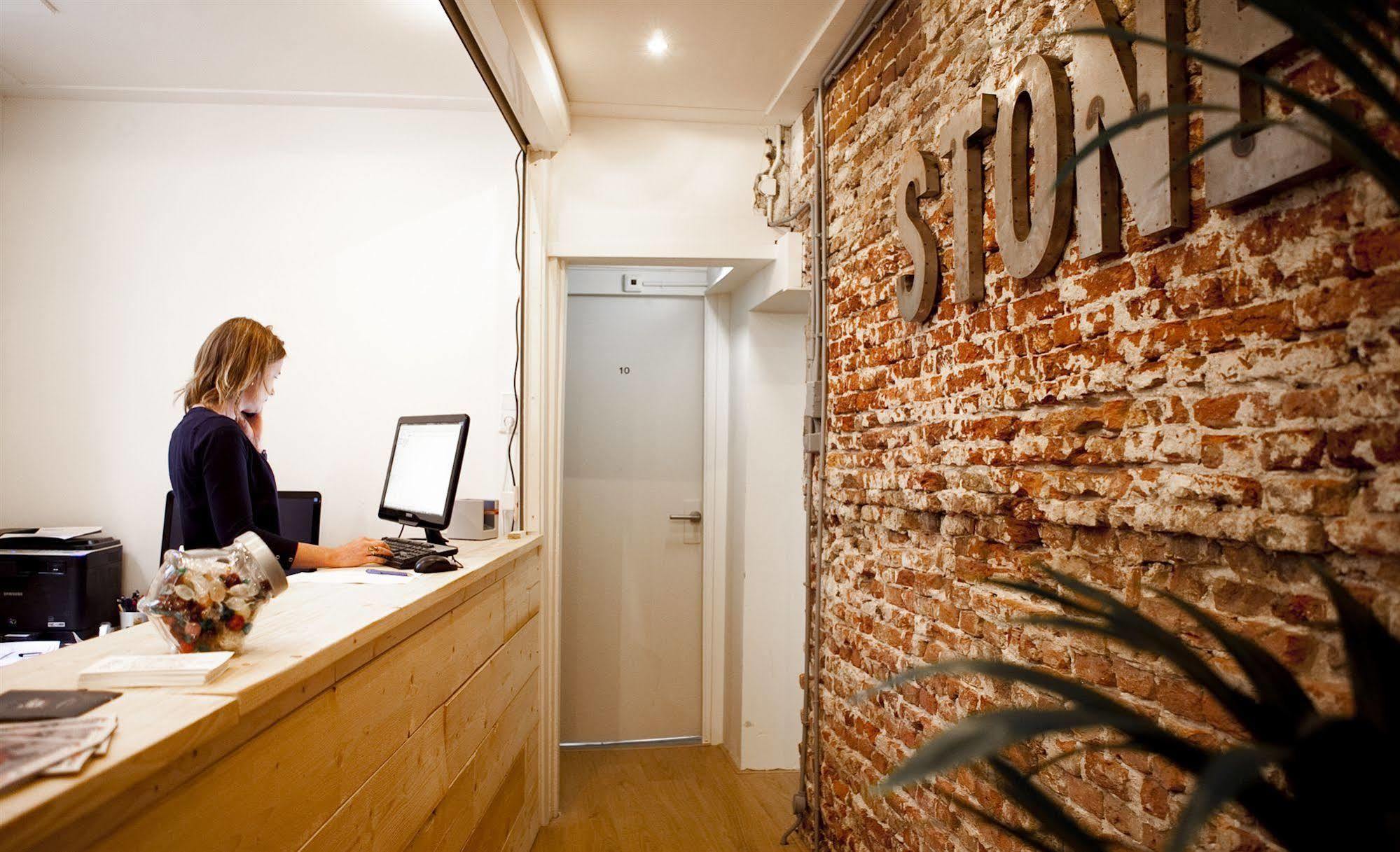 Stone Hotel & Hostel อูเทรคต์ ภายนอก รูปภาพ